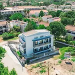 Artemida בית הארחה חניוטי
